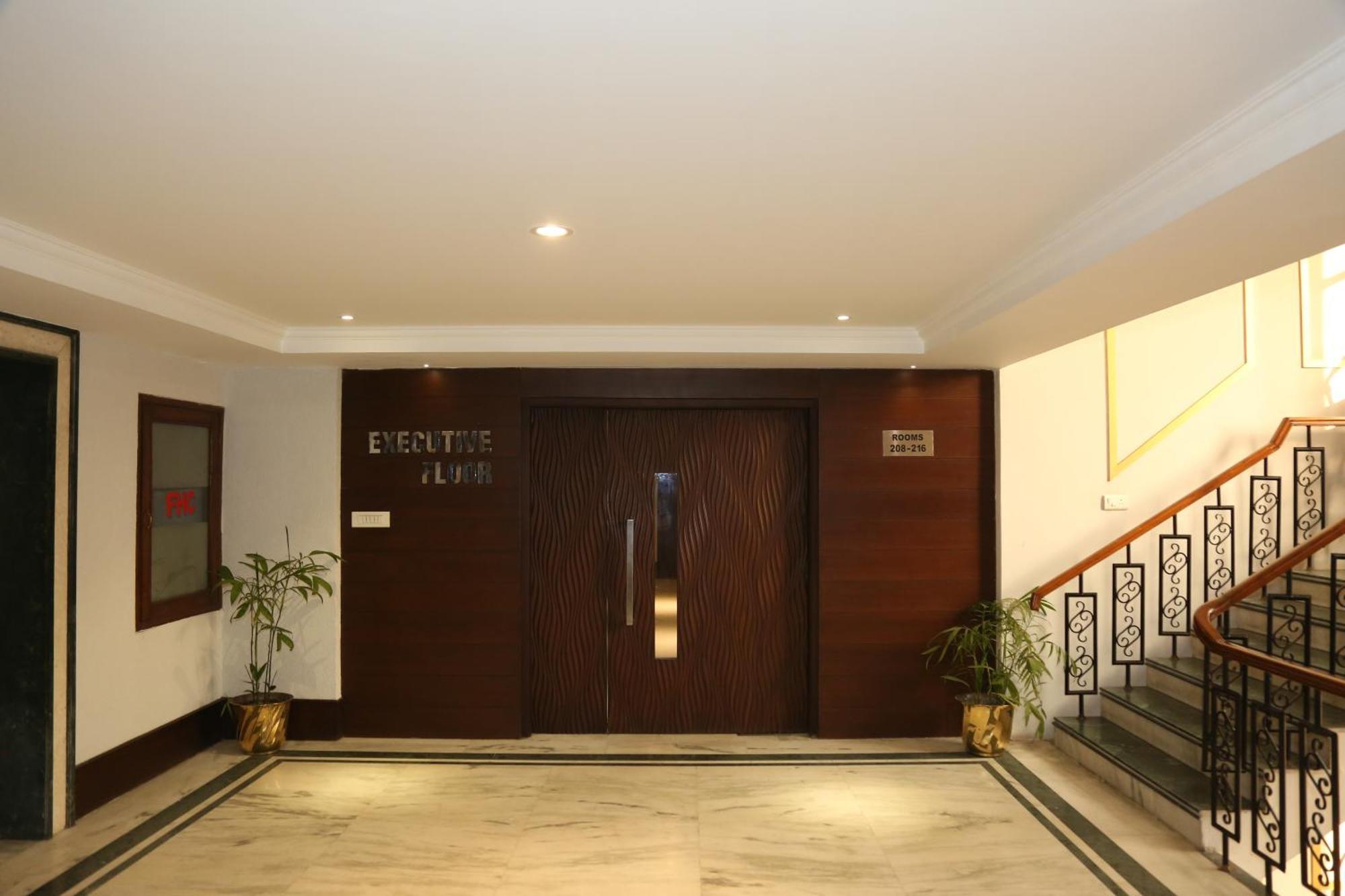 Hotel Imperial Executive Лудхіяна Екстер'єр фото