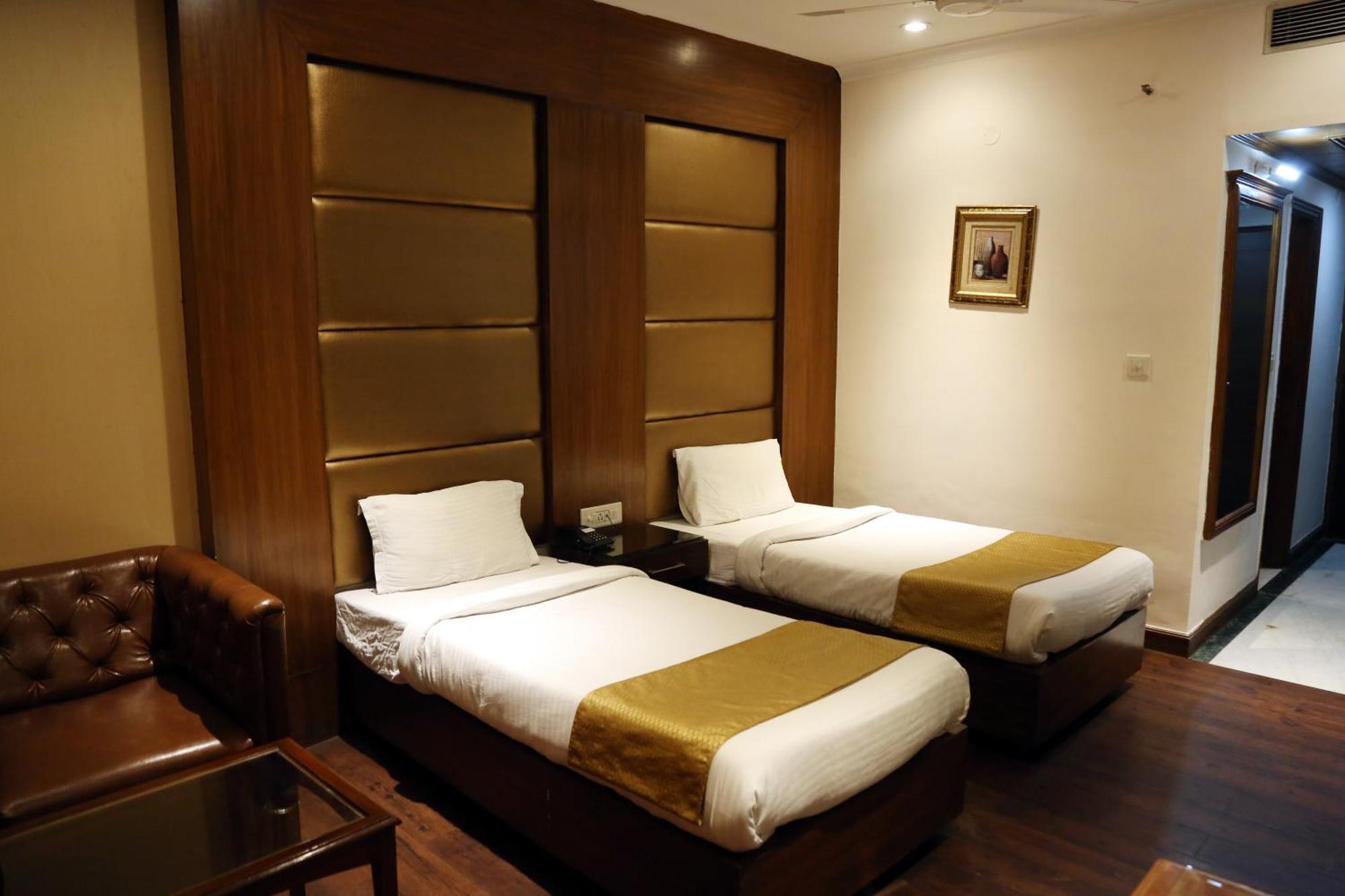 Hotel Imperial Executive Лудхіяна Екстер'єр фото