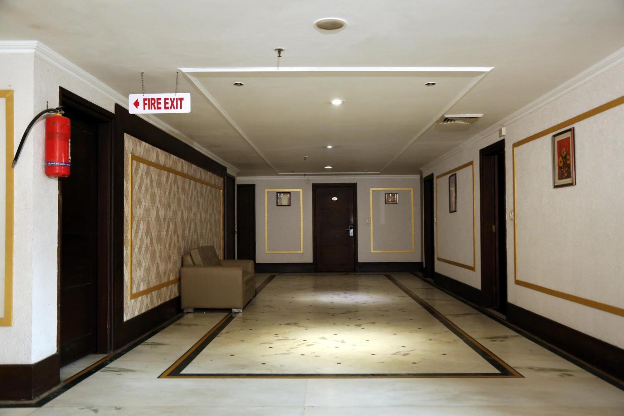 Hotel Imperial Executive Лудхіяна Екстер'єр фото